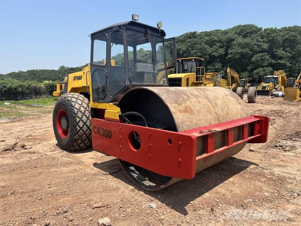 Dynapac CA 30 D 单轮压路机