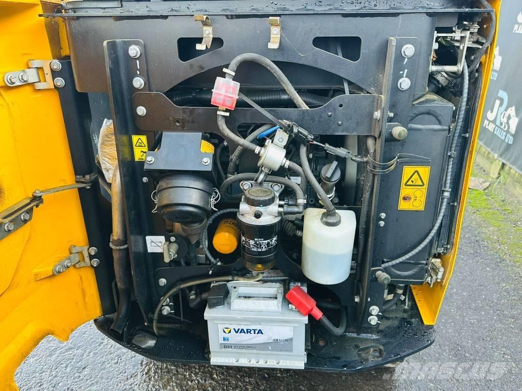 JCB 15 C-1 小型挖掘机