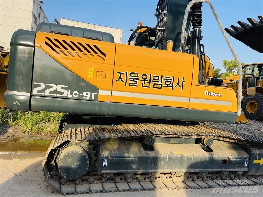 Hyundai 225 lc 9t 履带挖掘机