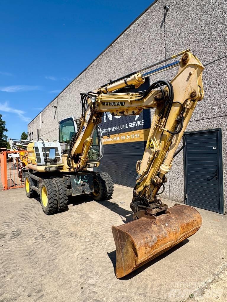 New Holland MH 2.6 轮式挖掘机