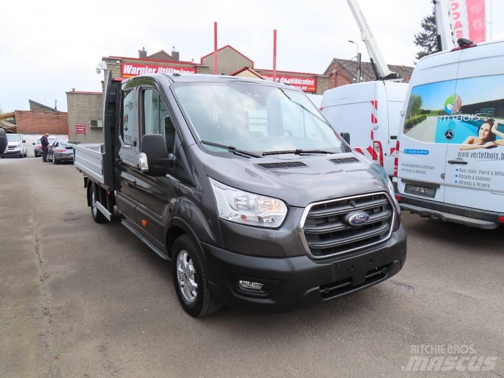 Ford Transit 大型面包车