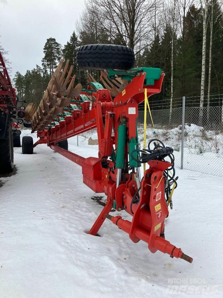 Kverneland PW100 双向犁