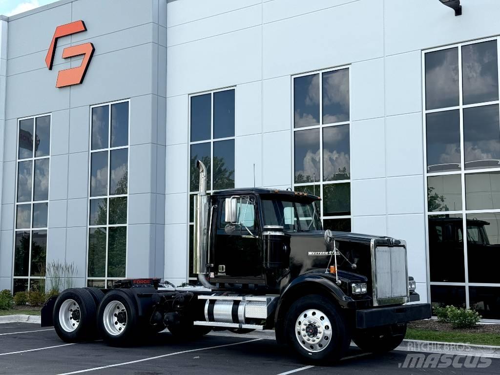 Western Star 4900 牵引车
