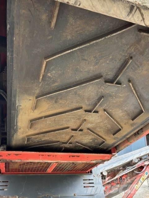 Sandvik QE 341 移动式筛分机
