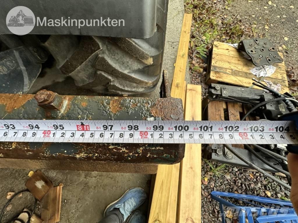 Komatsu PW 148-8 轮式挖掘机