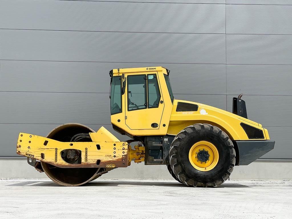 Bomag BW 216 DH-4i 单轮压路机