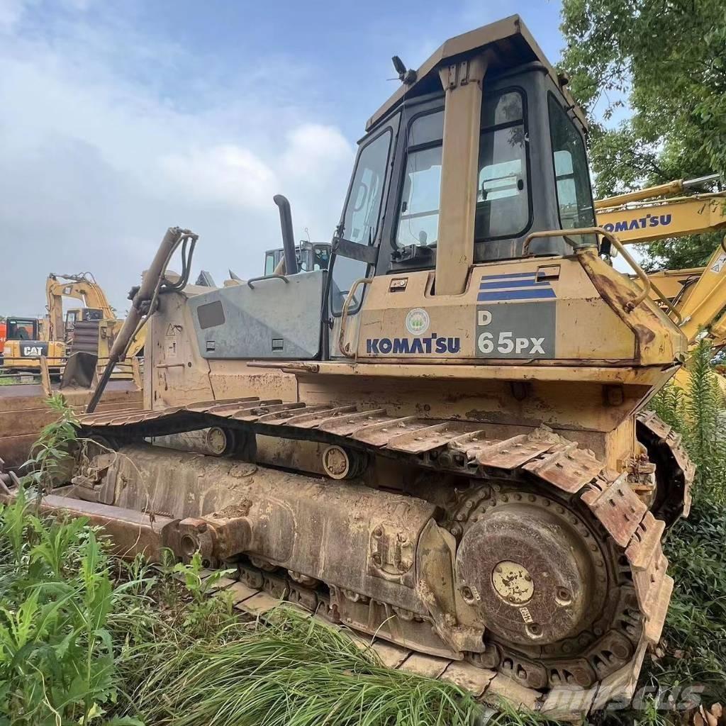 Komatsu D 65 P-12 履带式推土机