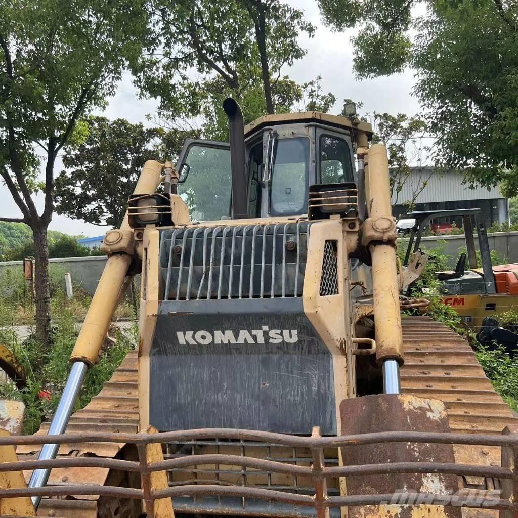 Komatsu D 65 P-12 履带式推土机