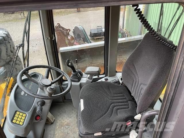 Volvo L30B PRO 轮式装载机