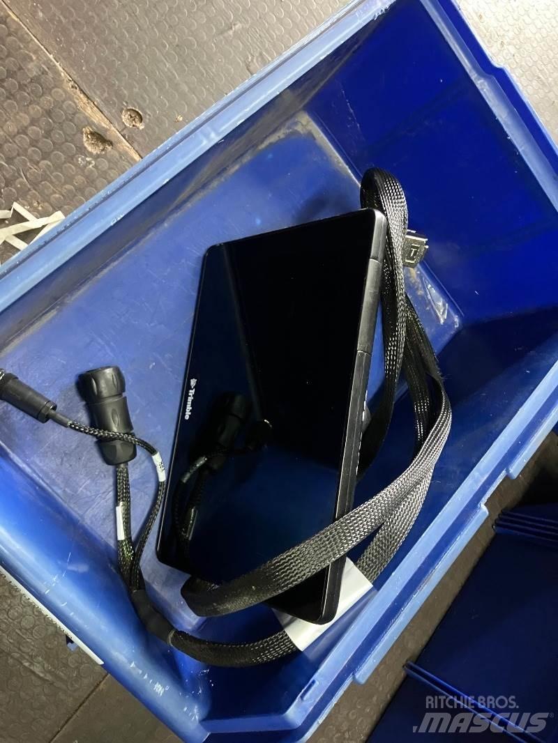 Trimble GFX 750 其他拖拉机配件