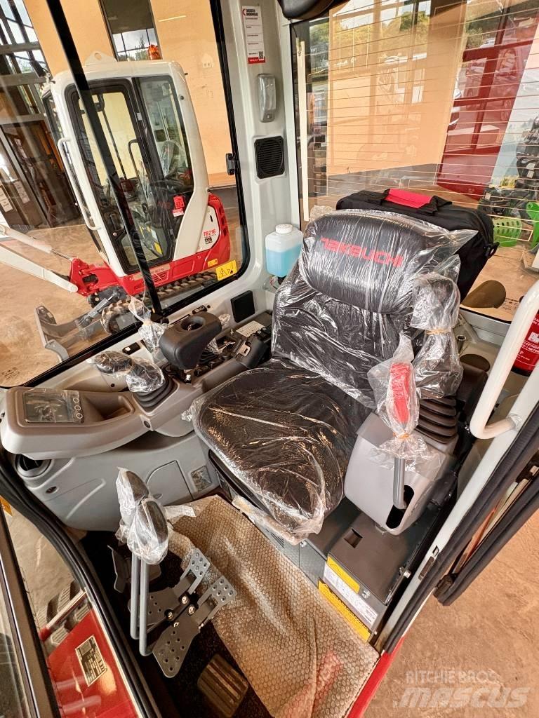 Takeuchi TB 225 小型挖掘机