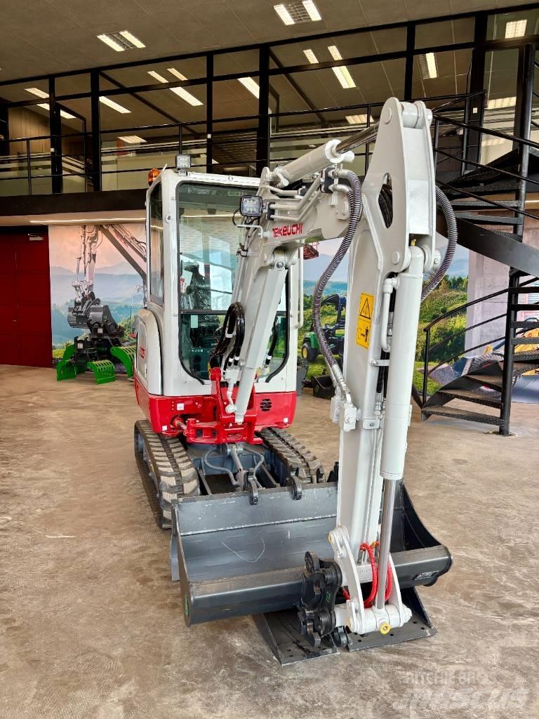 Takeuchi TB 225 小型挖掘机
