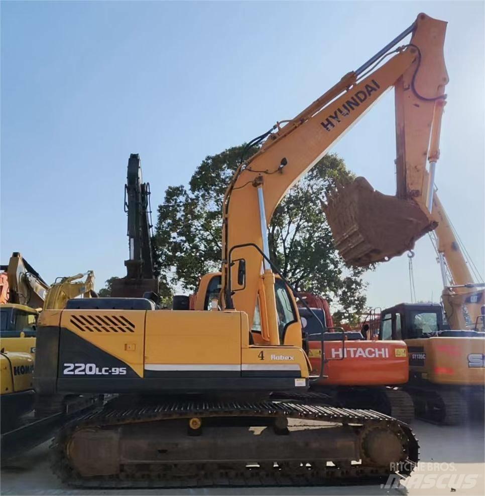 Hyundai R220LC-9S 履带挖掘机
