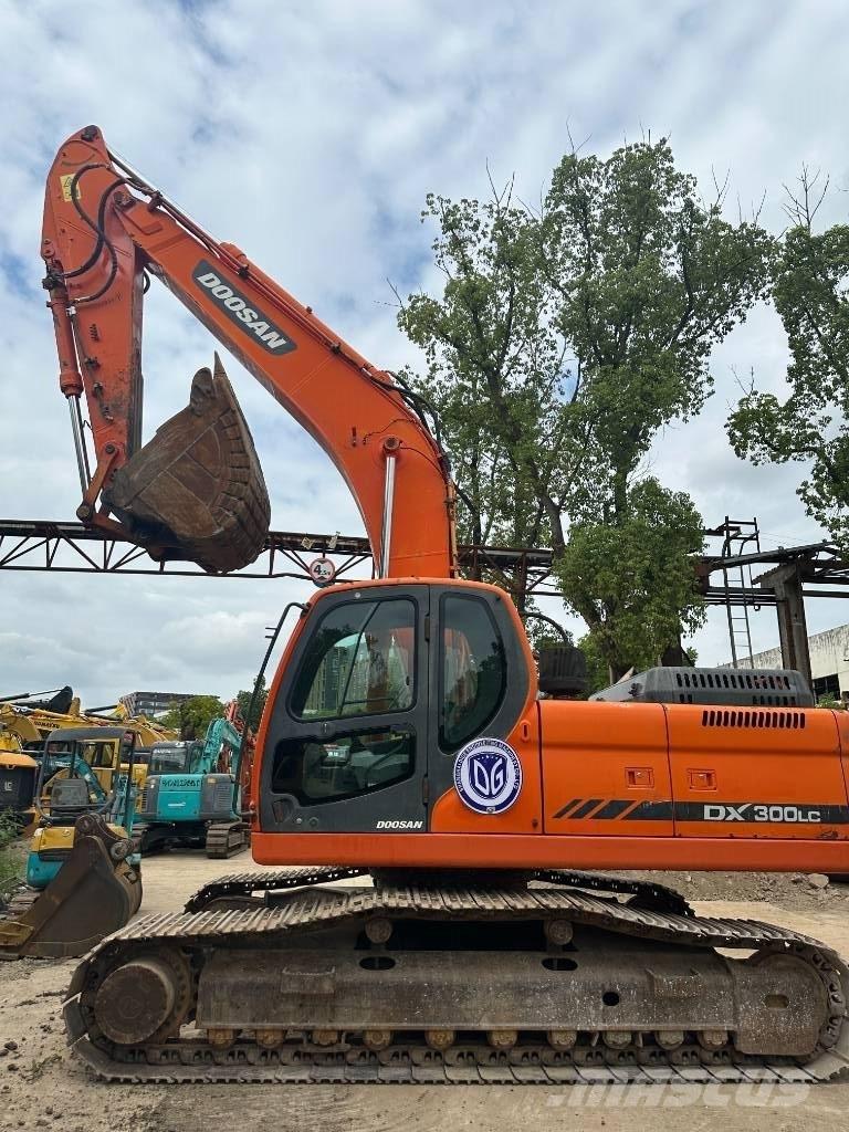 Doosan DX300 履带挖掘机