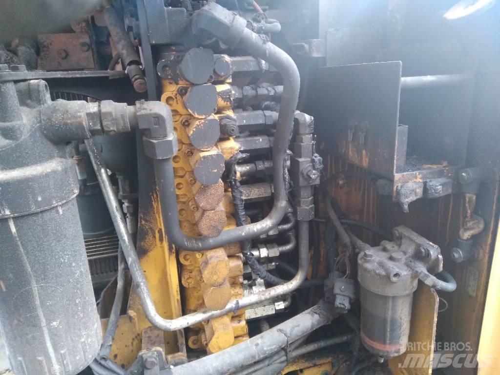 CAT 308 E 2 CR 中型挖掘机