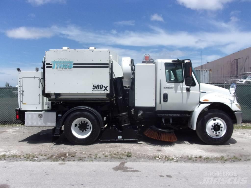 International 4300 道路清扫车