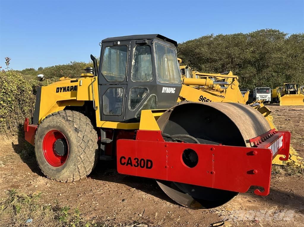 Dynapac CA 30 D 单轮压路机