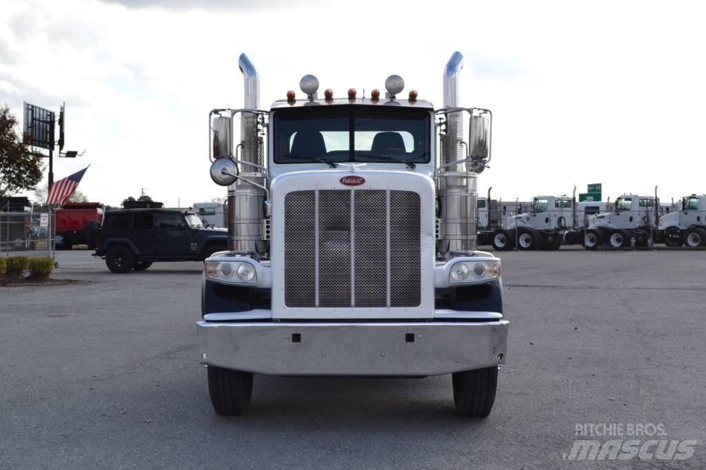 Peterbilt 389 牵引车