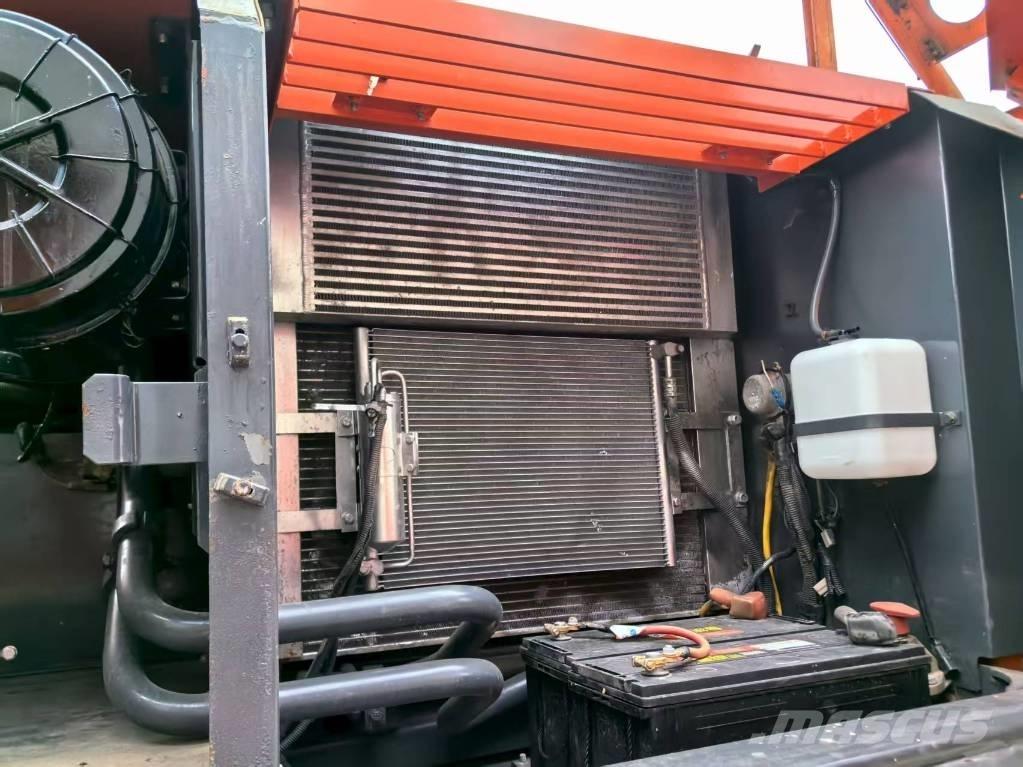 Hitachi ZX 240 HG 履带挖掘机