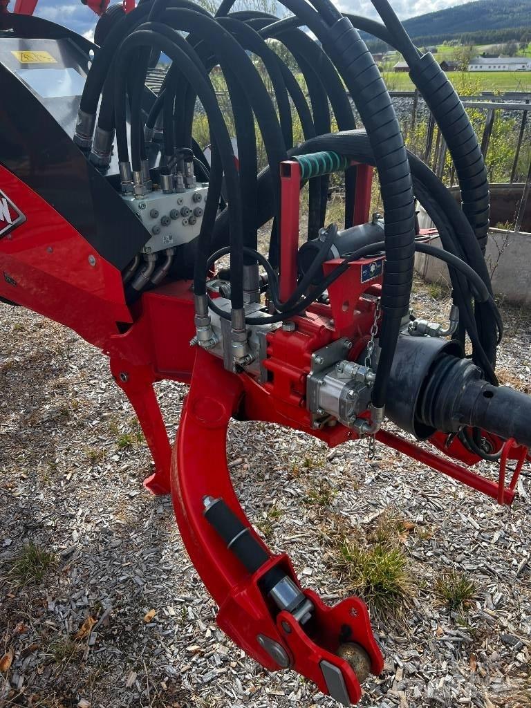 Kuhn GA 13131 犁耙和摊草机