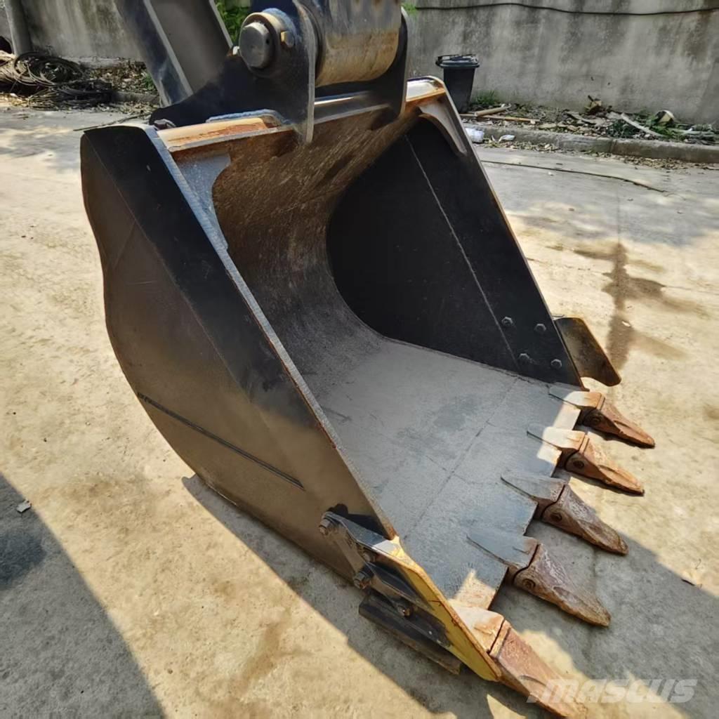 Volvo EC 220 履带挖掘机