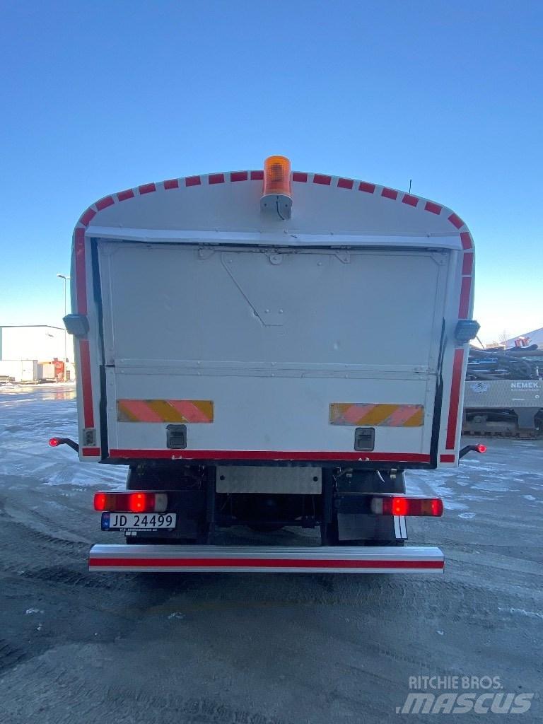 Scania 124 C 360 油罐车