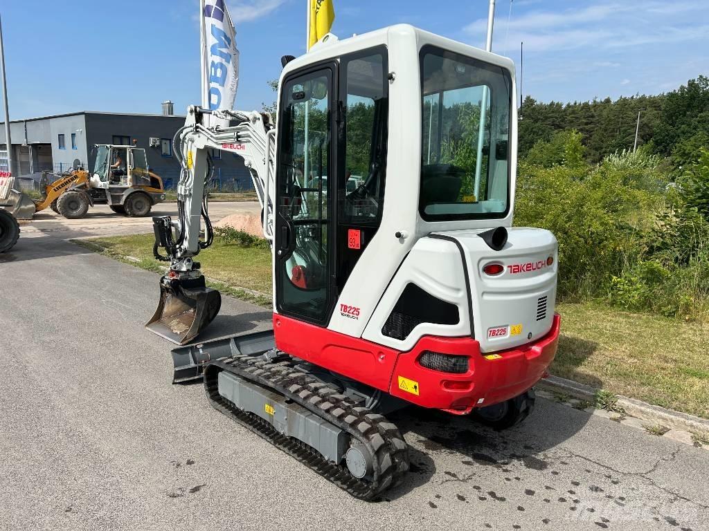 Takeuchi TB 225A V5 小型挖掘机