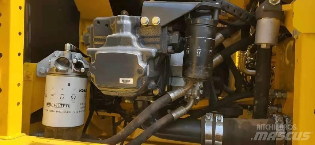 Komatsu pc200-8 履带挖掘机