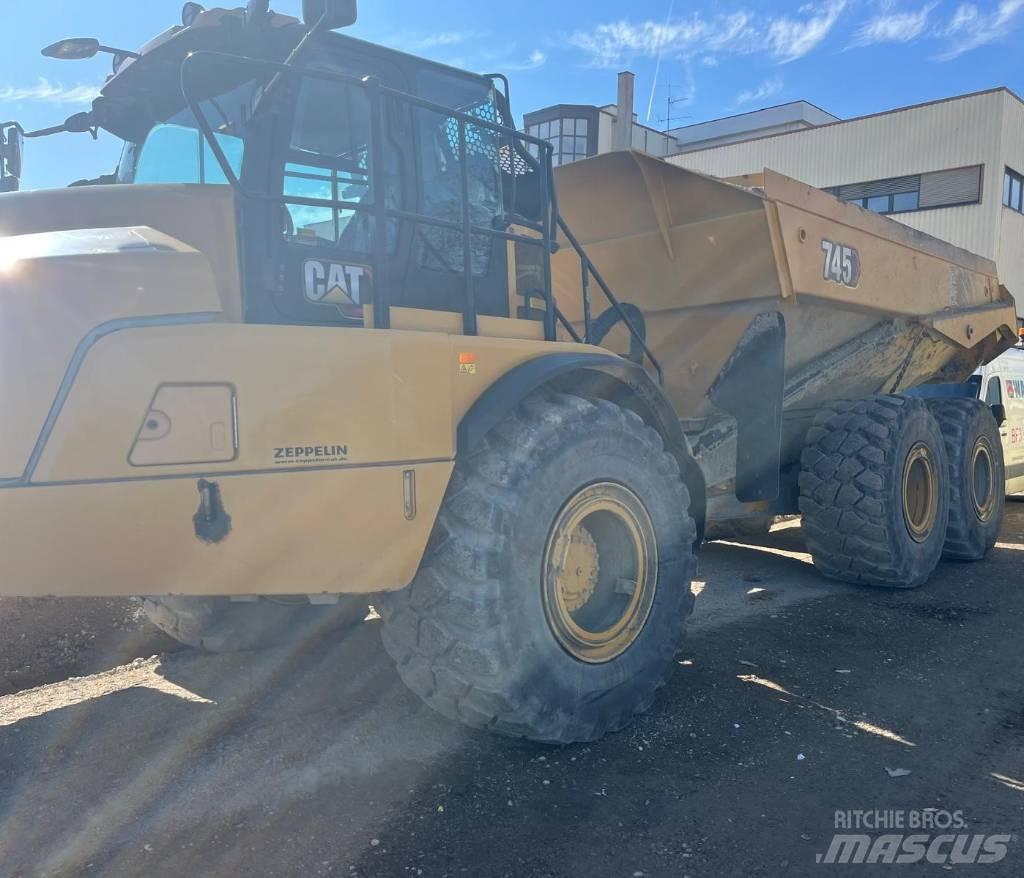 CAT 745 铰接式自卸车