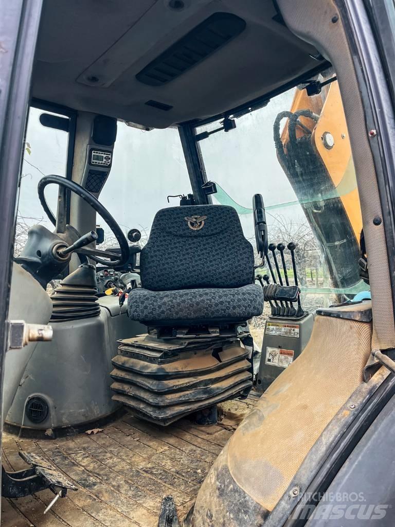 CASE 580 SN 反铲装载机