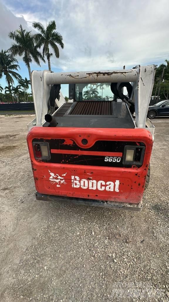 Bobcat S650 滑移装载机