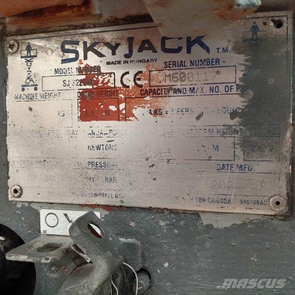 SkyJack SJ 3220 剪叉式升降机
