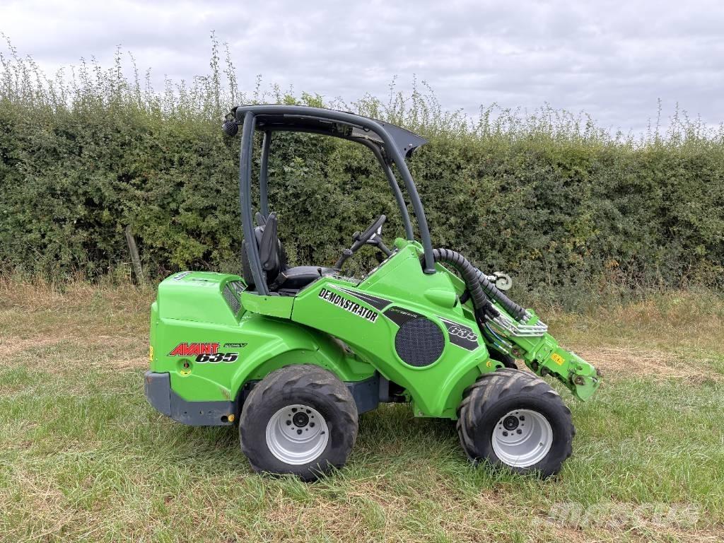 Avant 635 小型装载机
