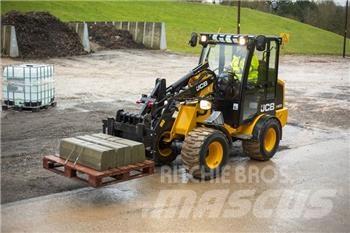 JCB 403 滑移装载机