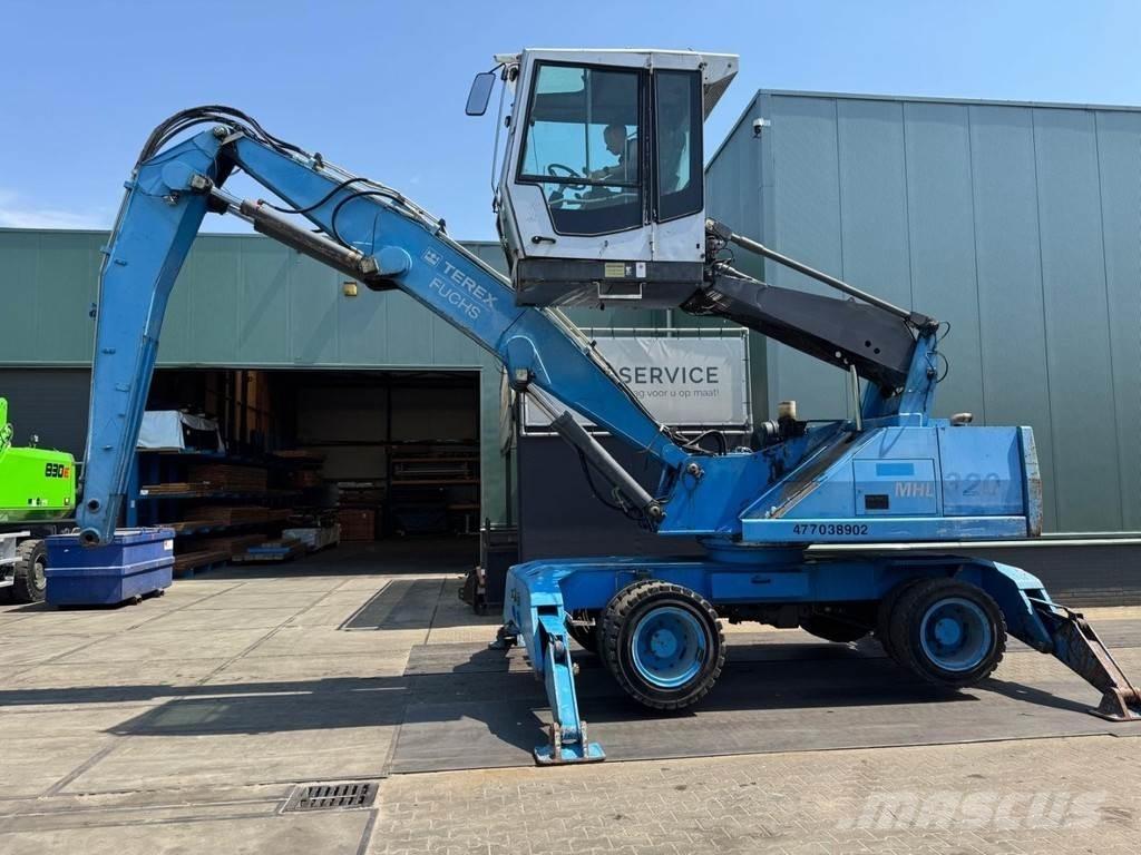 Fuchs MHL 320 工业挖掘机