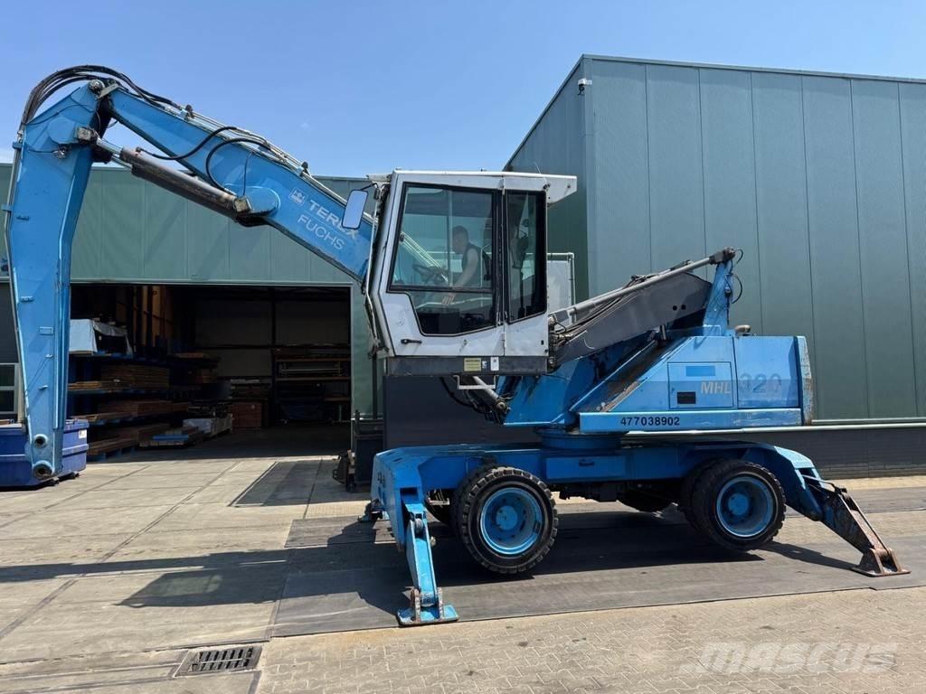 Fuchs MHL 320 工业挖掘机