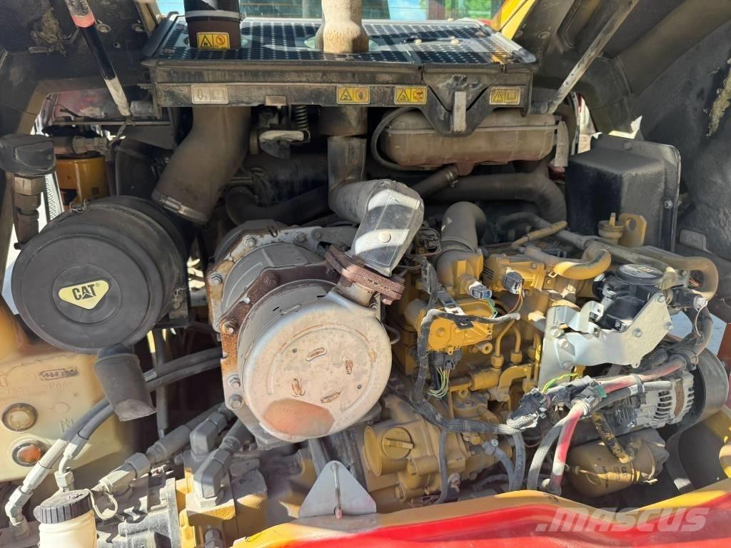 CAT 906M 轮式装载机