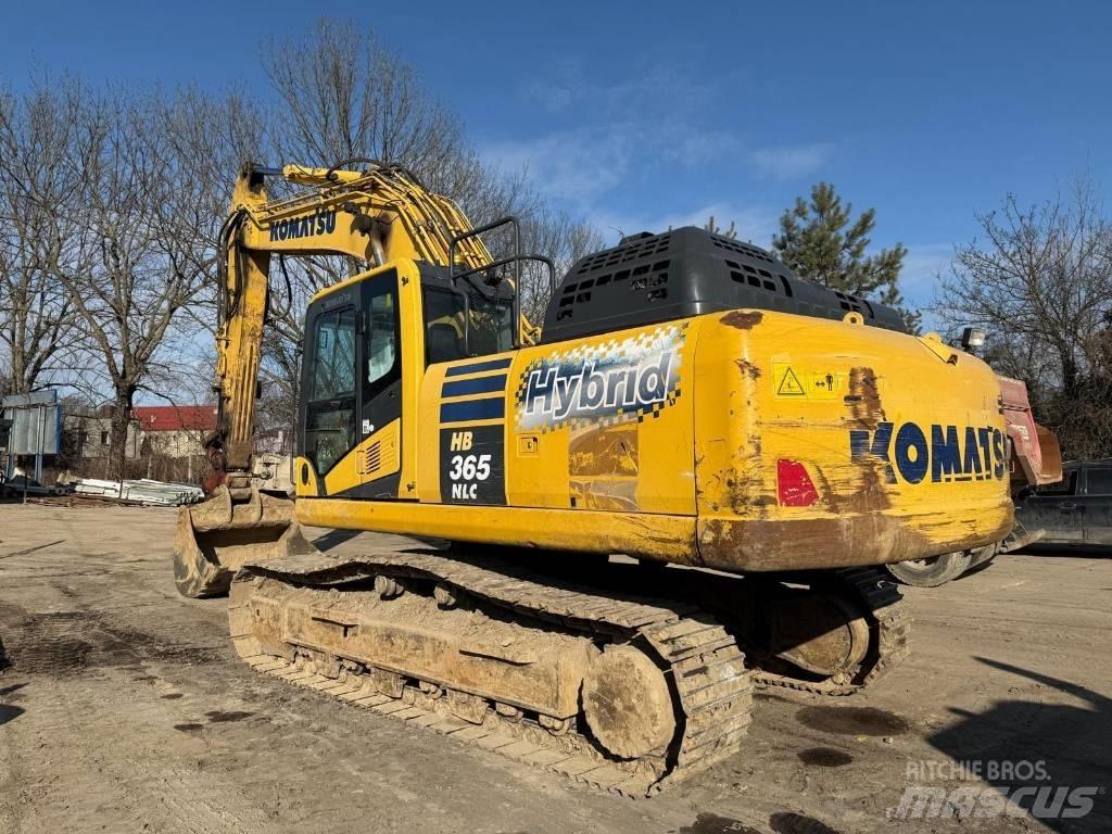 Komatsu HB 365 履带挖掘机