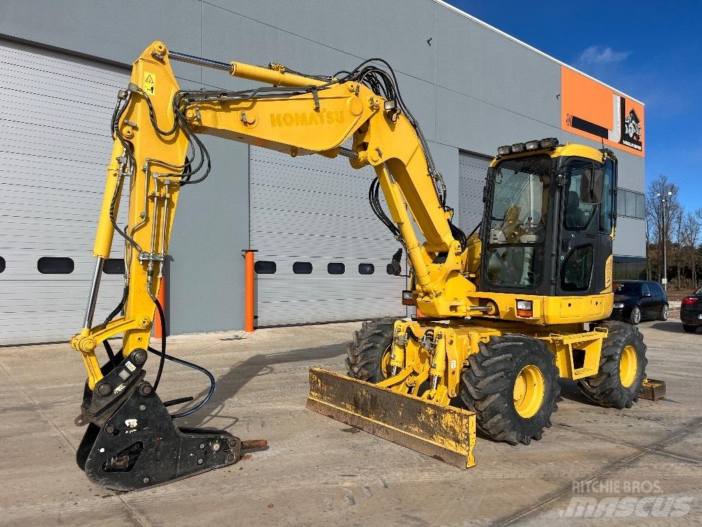 Komatsu PW 98 MR-8 轮式挖掘机