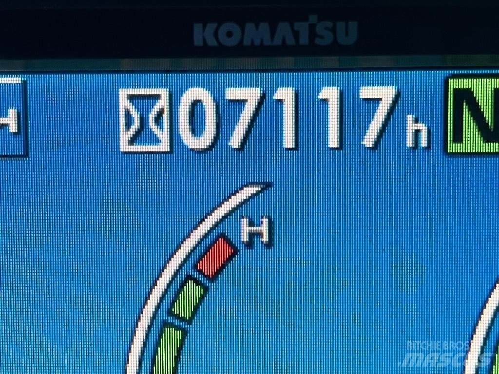 Komatsu PW 98 MR-8 轮式挖掘机