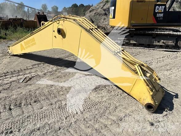 Komatsu PC200 吊杆和铲斗