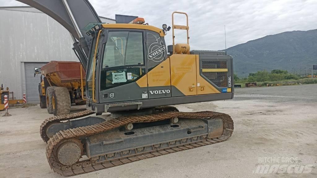 Volvo EC 250 EL 履带挖掘机