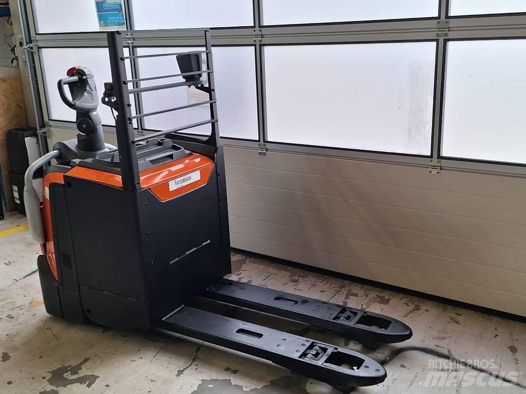 BT LPE220 手摇升降机