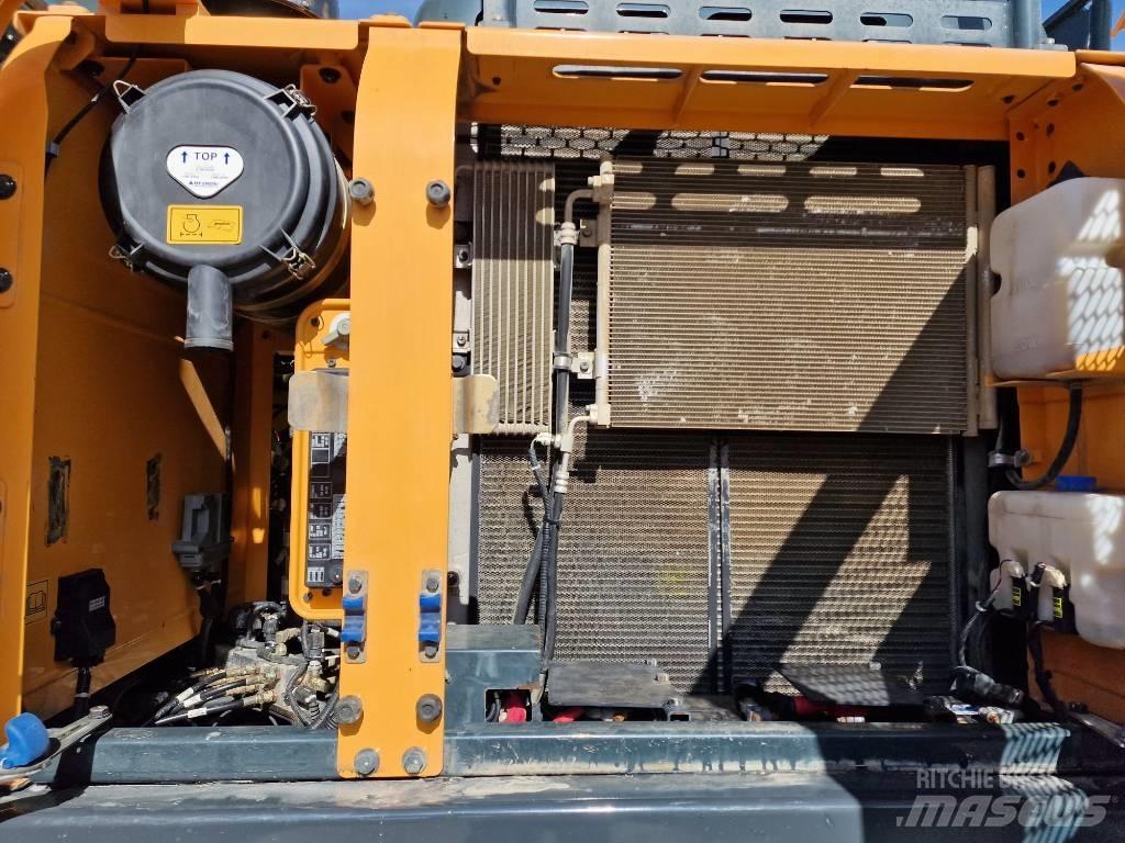 Hyundai HX 220 L 履带挖掘机