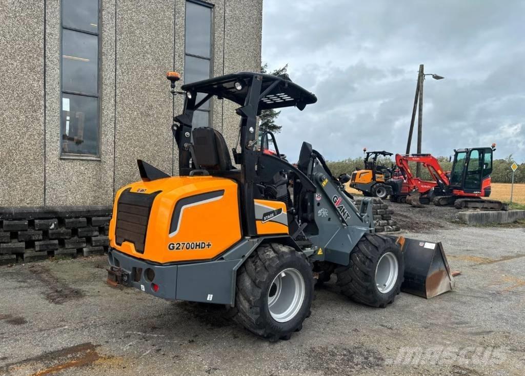 GiANT G 2700 HD 小型装载机