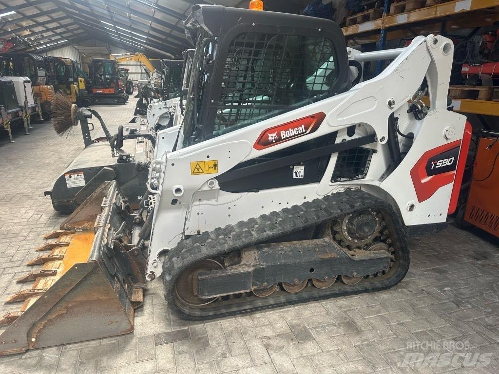 Bobcat T 590 滑移装载机