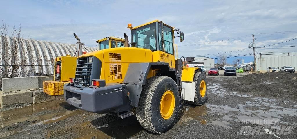 Komatsu WA 200 轮式装载机