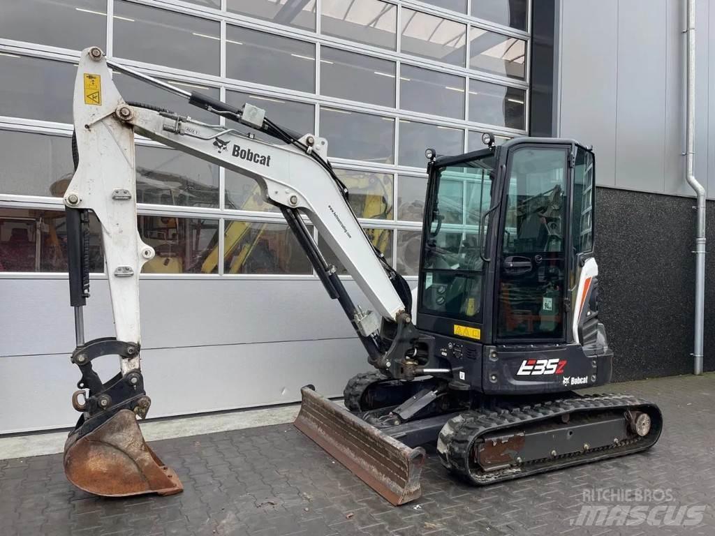 Bobcat E35 小型挖掘机