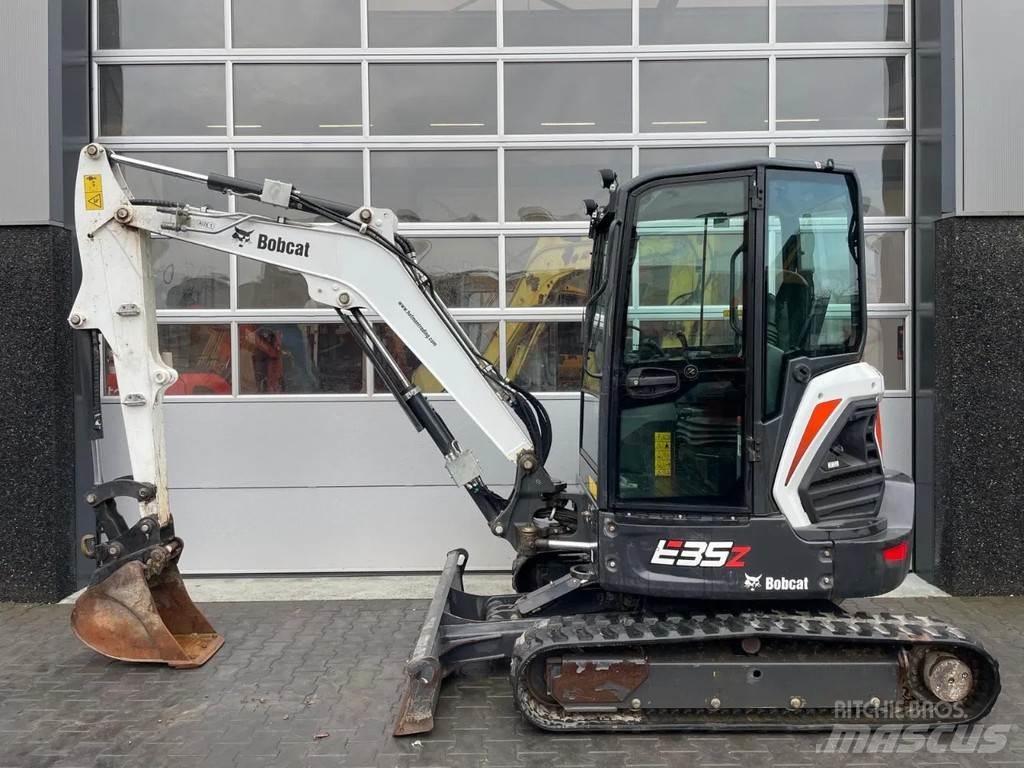 Bobcat E35 小型挖掘机