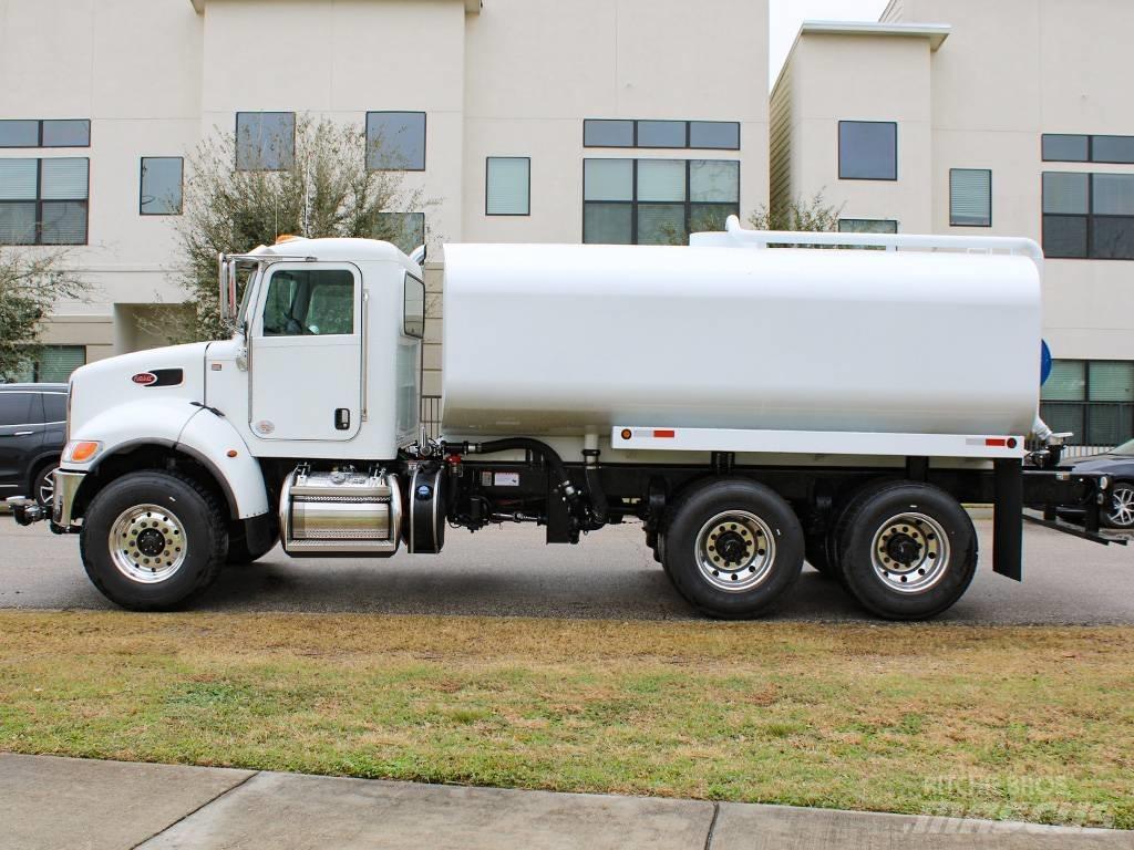 Peterbilt 348 水罐车